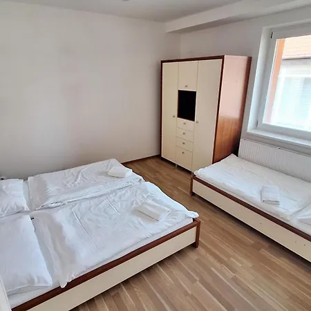 Jahodná 3*